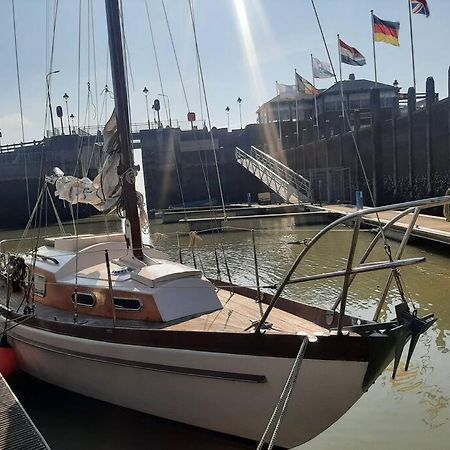 Hotel Cosy Sailingboat In Vlissingen Exterior foto