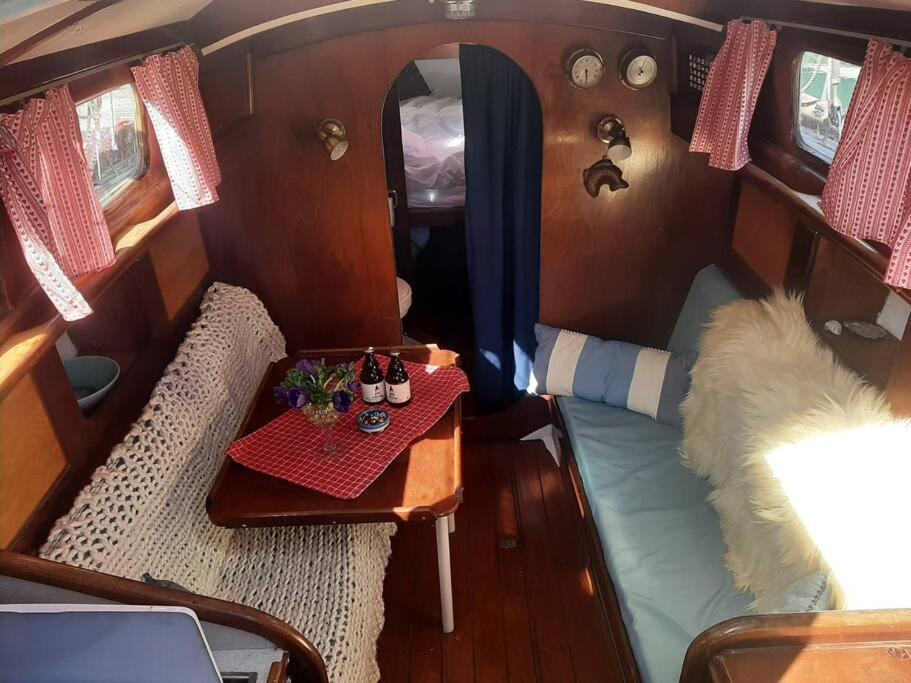 Hotel Cosy Sailingboat In Vlissingen Exterior foto